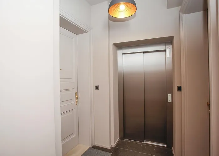 Luxury Spalena Apartament *