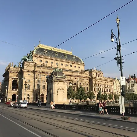 Luxury Spálená * Praga
